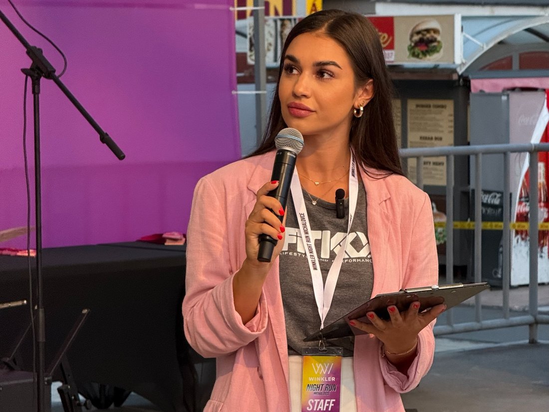 Erika Malá počas vystúpenia na podujatí